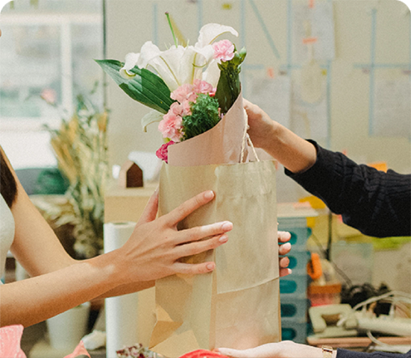 person_arriving_image